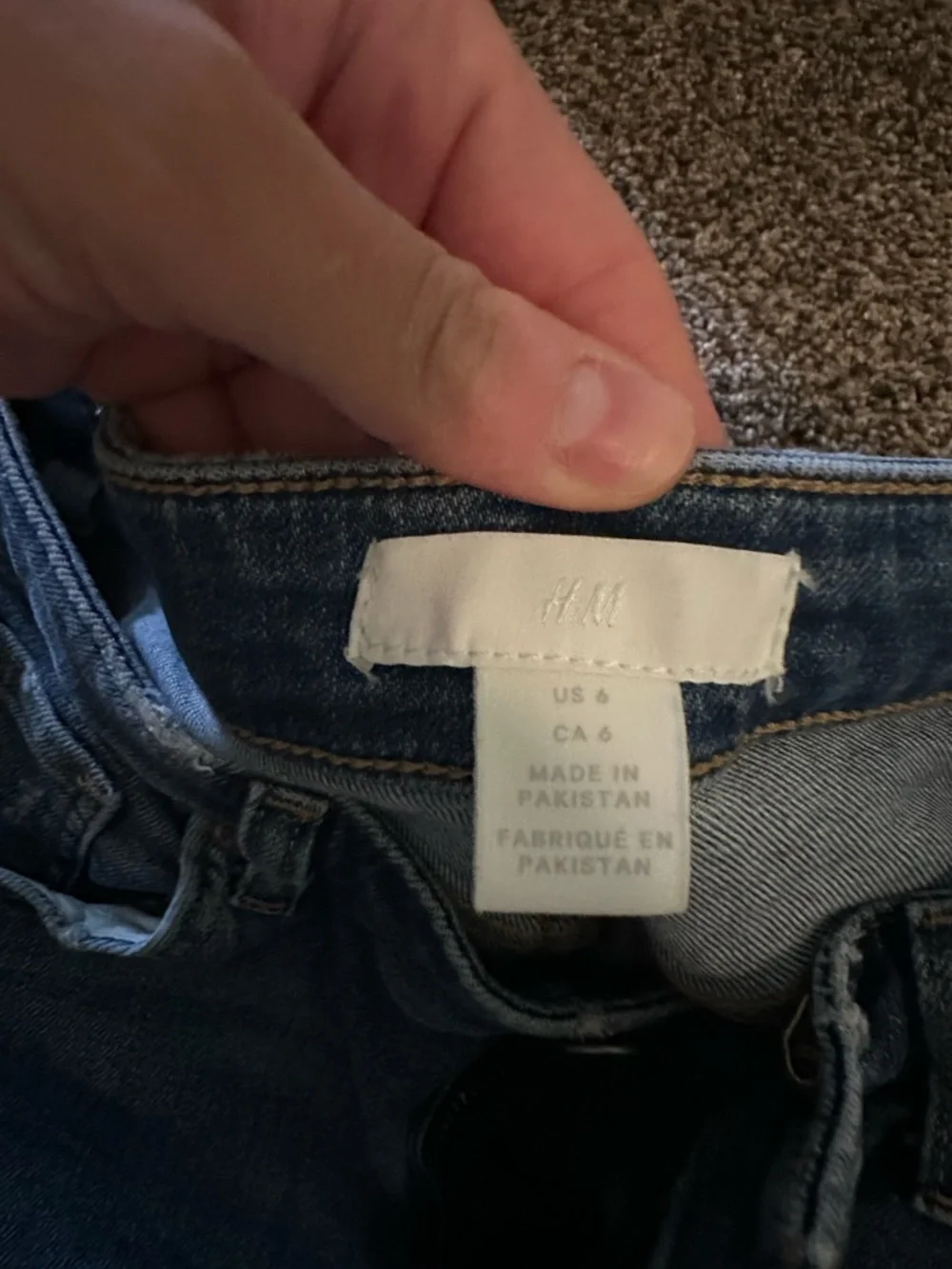 H&M high waisted stretchy jean shorts dark wash - Picture 6 of 7